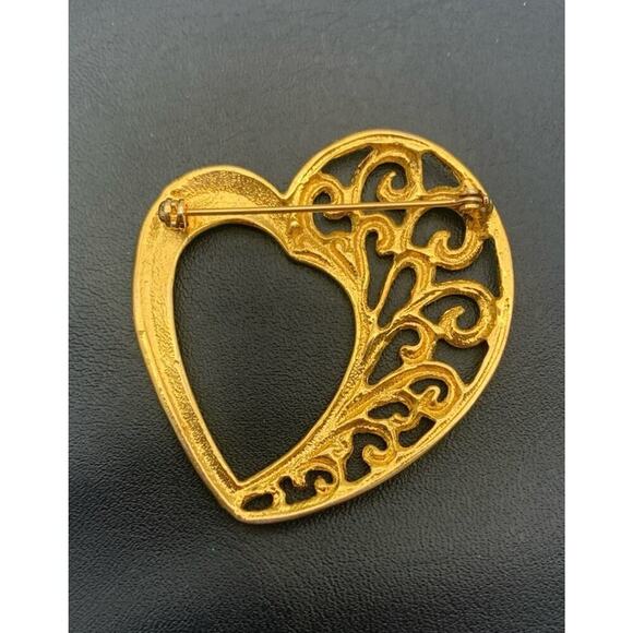 Vintage Gold Tone Heart Brooch Pin with Cutout Details Cutout Art Deco Swirls - Picture 4 of 4